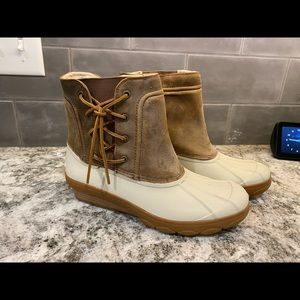Brand new sperry duck boots 9 ivory leather